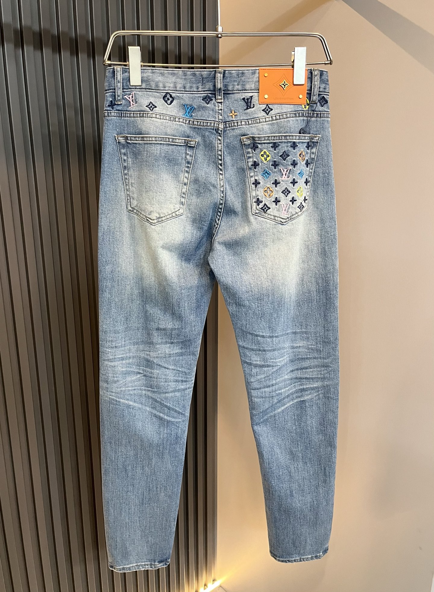 Louis Vuitton 2025 SS Classic Washed Denim Jeans for Men