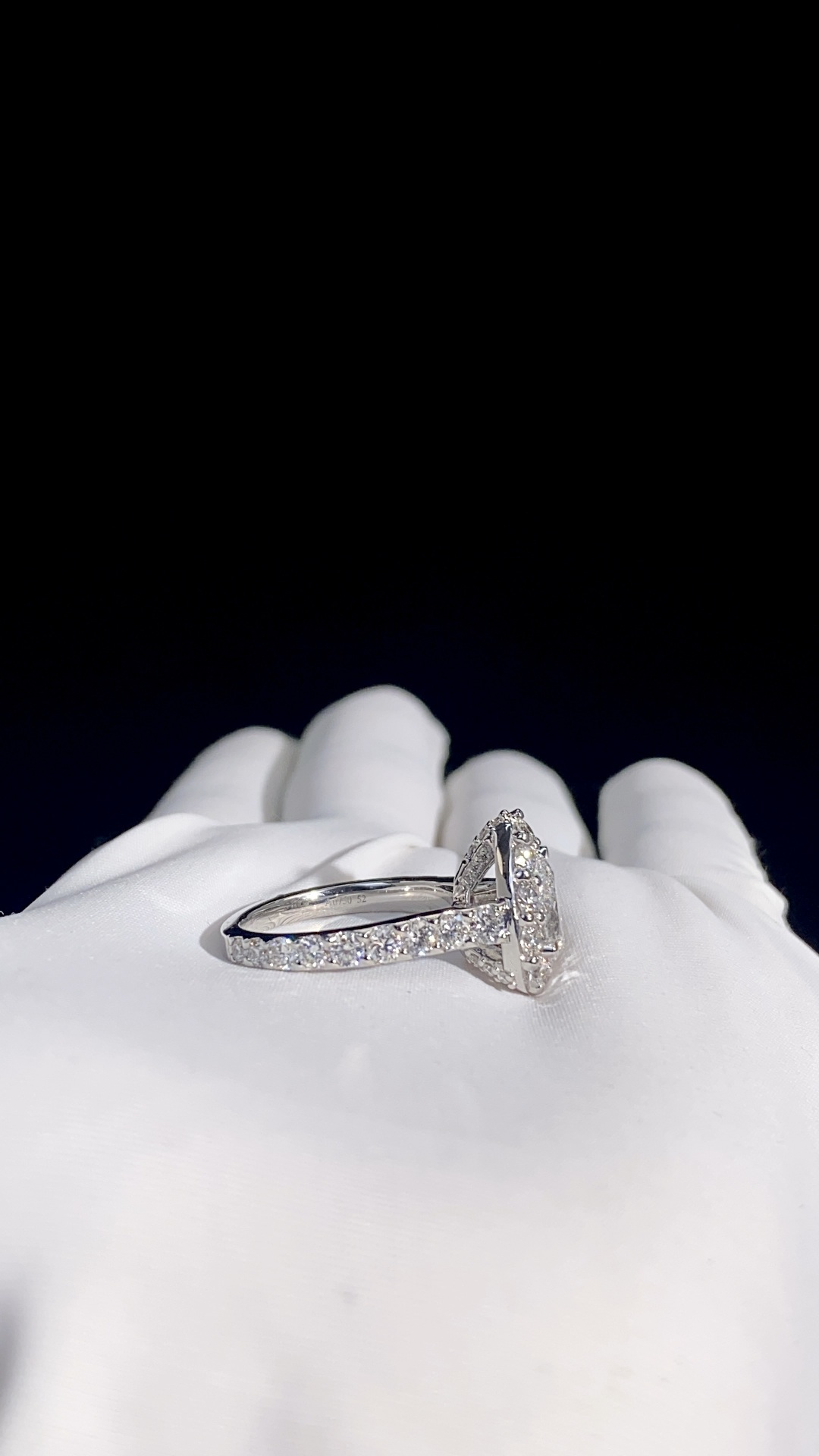 GRAFF Diamond Ring
