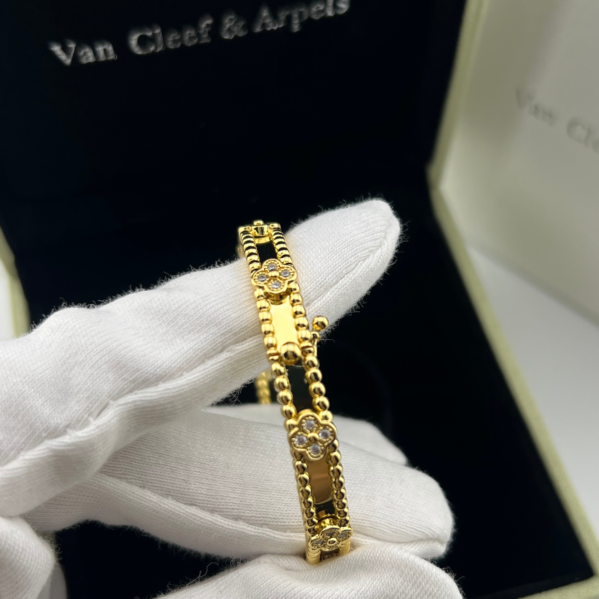 Pavé-set Diamond Kaleidoscope Bracelet