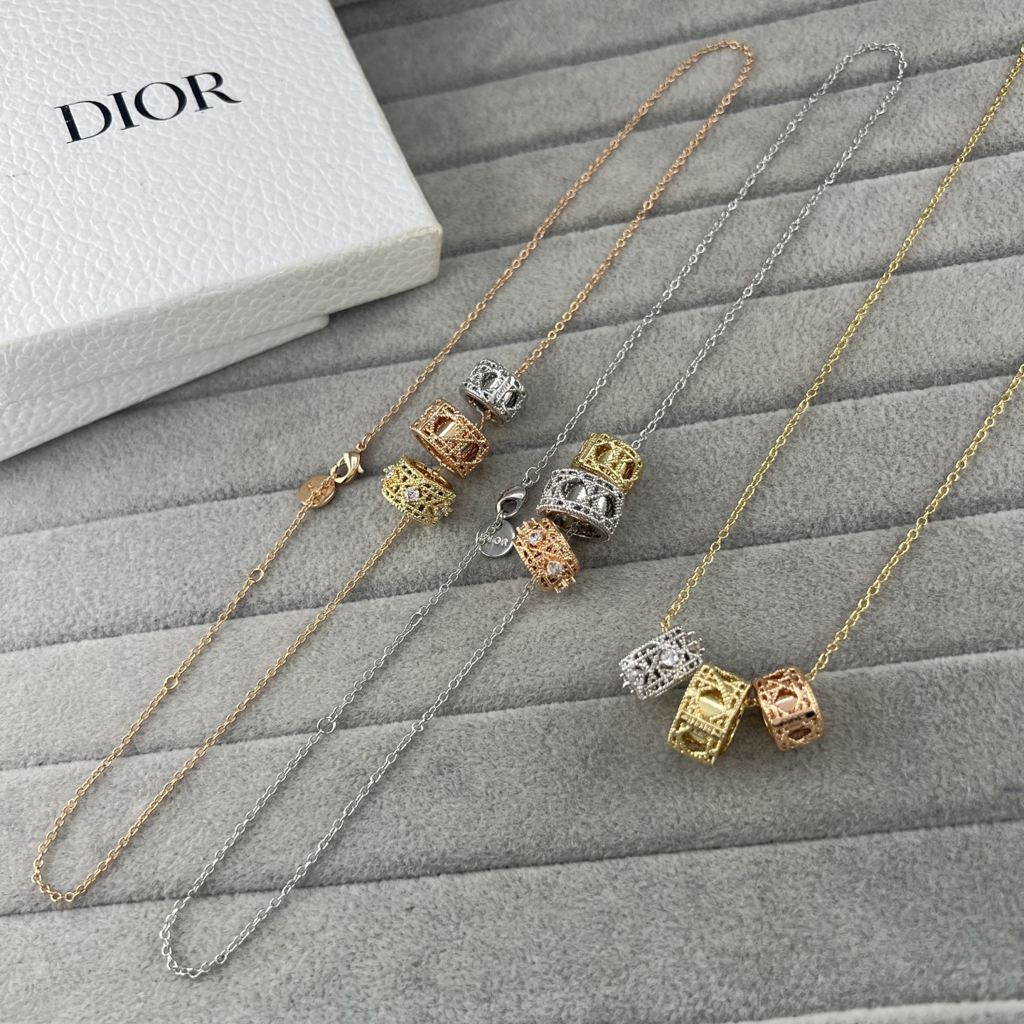 Intertwined Twisted-Cord Mesh Three-Pendant Necklace