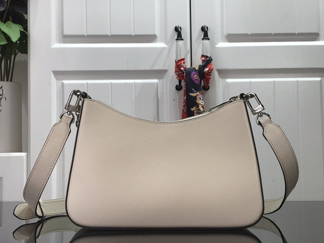 Louis Vuitton Marelle 25Cm Quartz White M80688