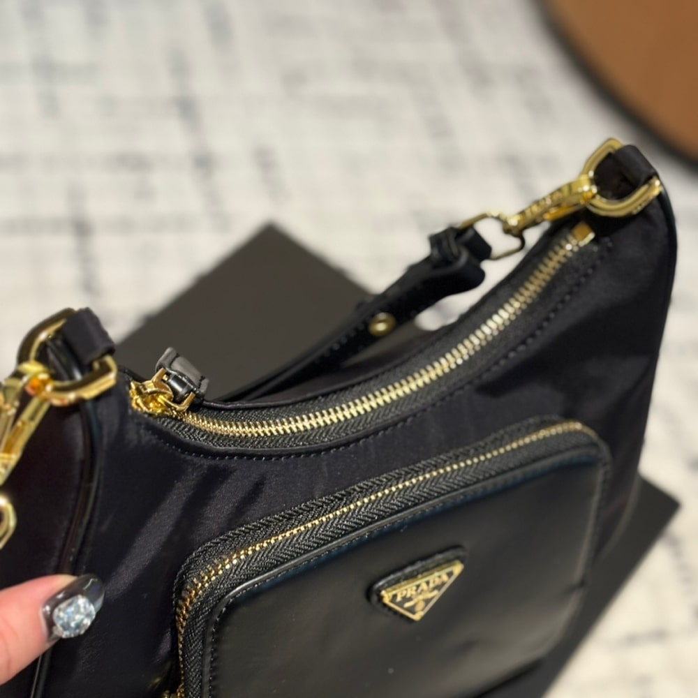 Prada Leather Pocket Re Nylon Shoulder Bag Black 22Cm