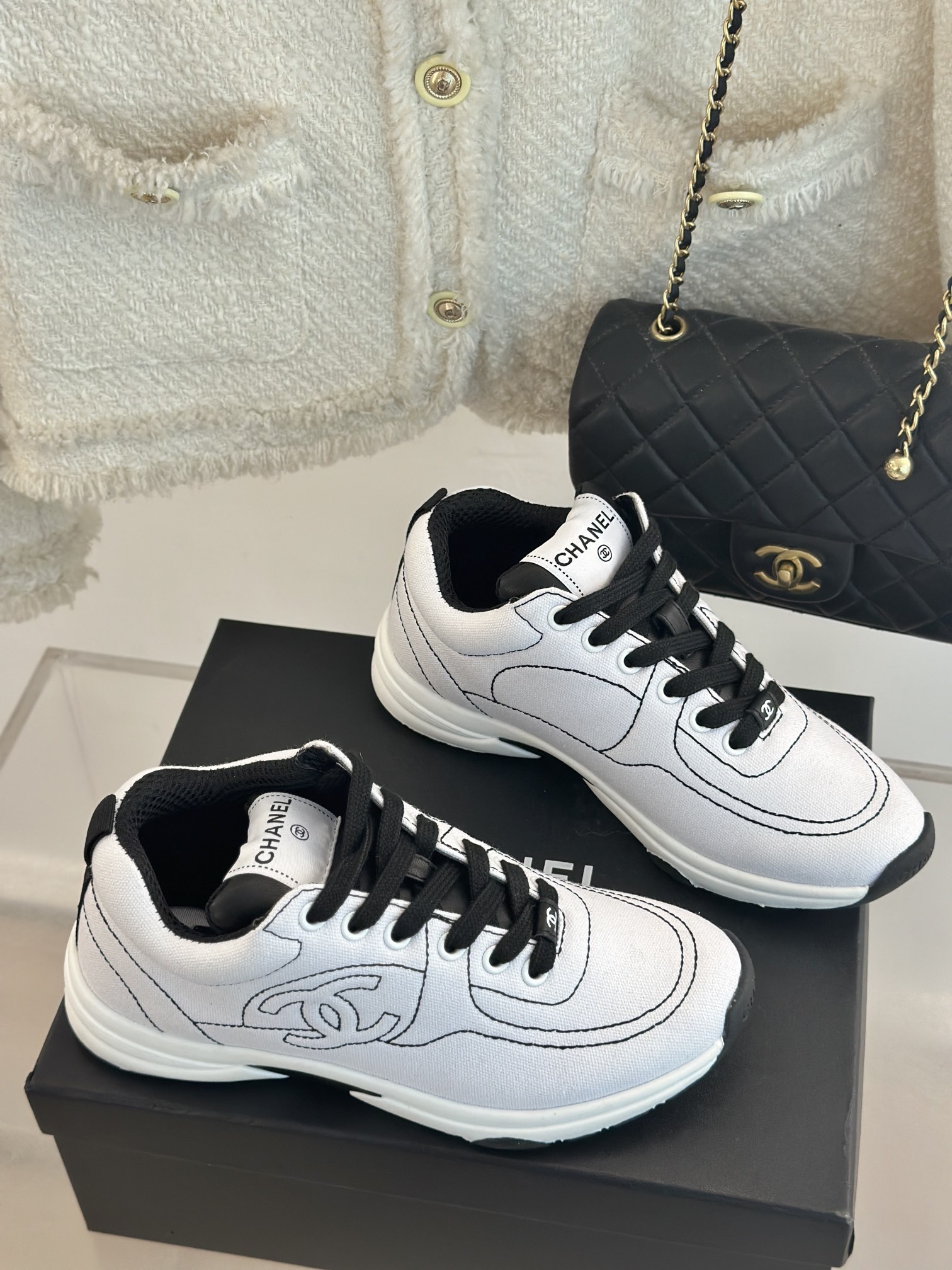 CHANEL Casual Cruise 2024/25 Sneakers