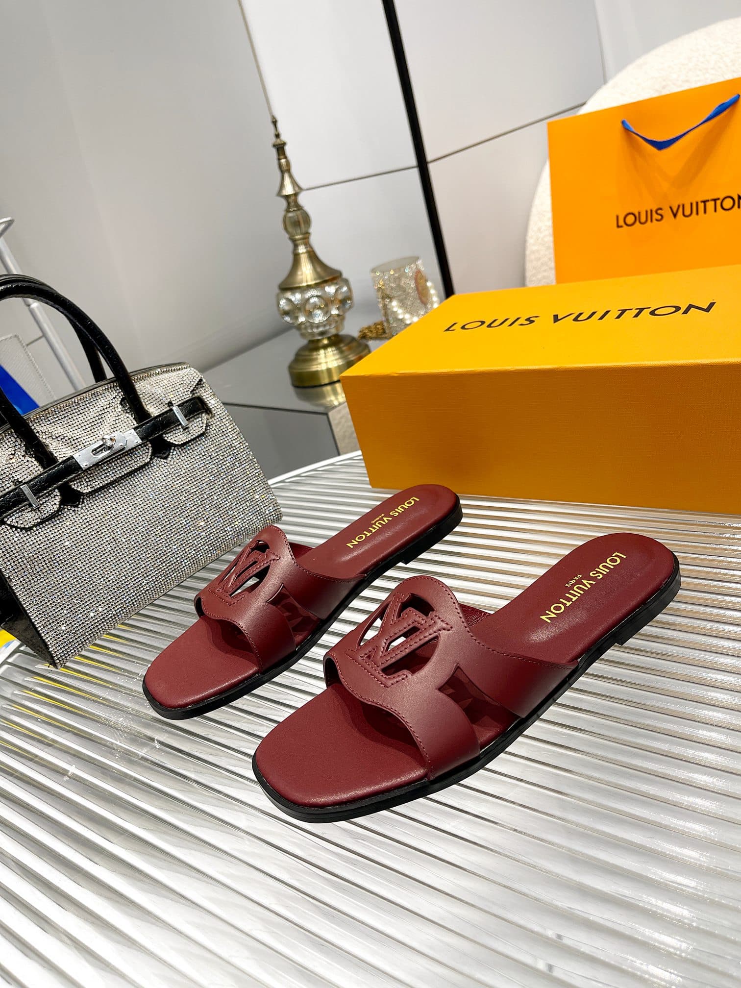 Louis Vuitton Lv Isola Flat Mule Red 1Abp2W
