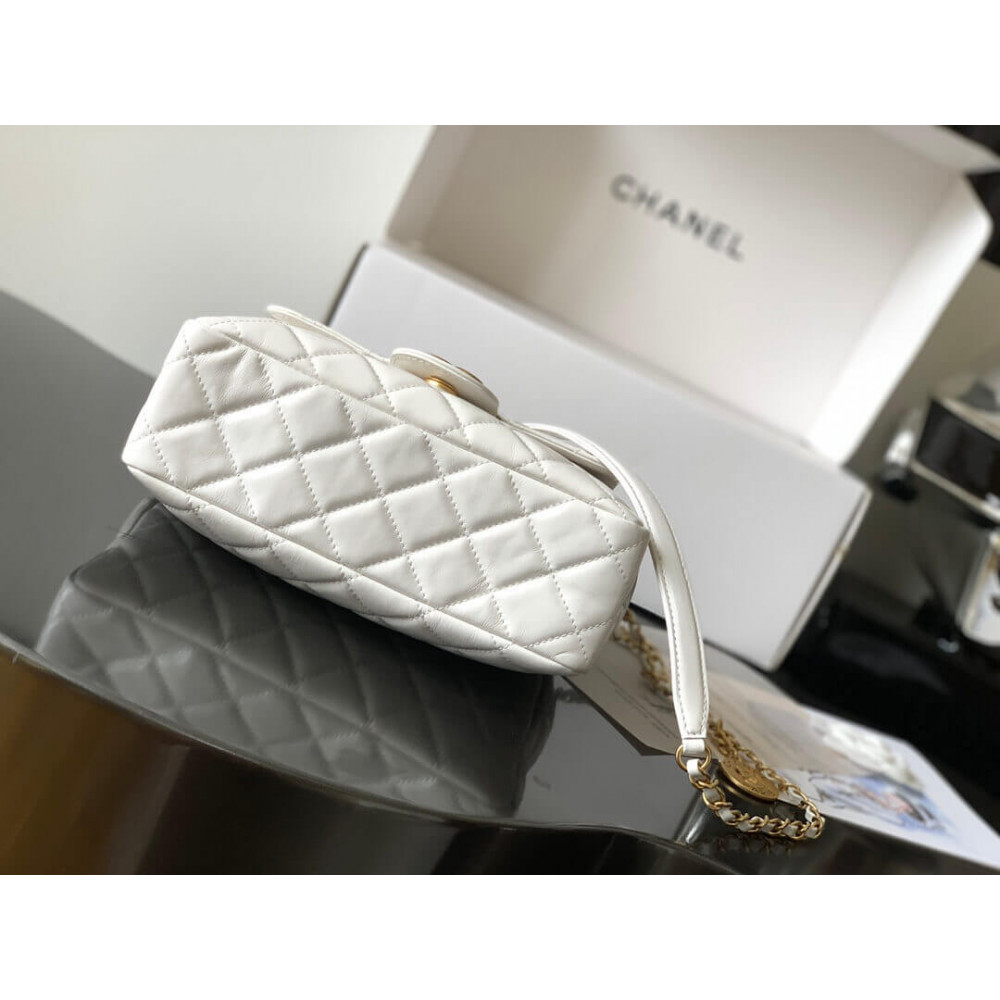 Chanel Hobo Bag in Shiny Crumpled Calfskin 22.5cm