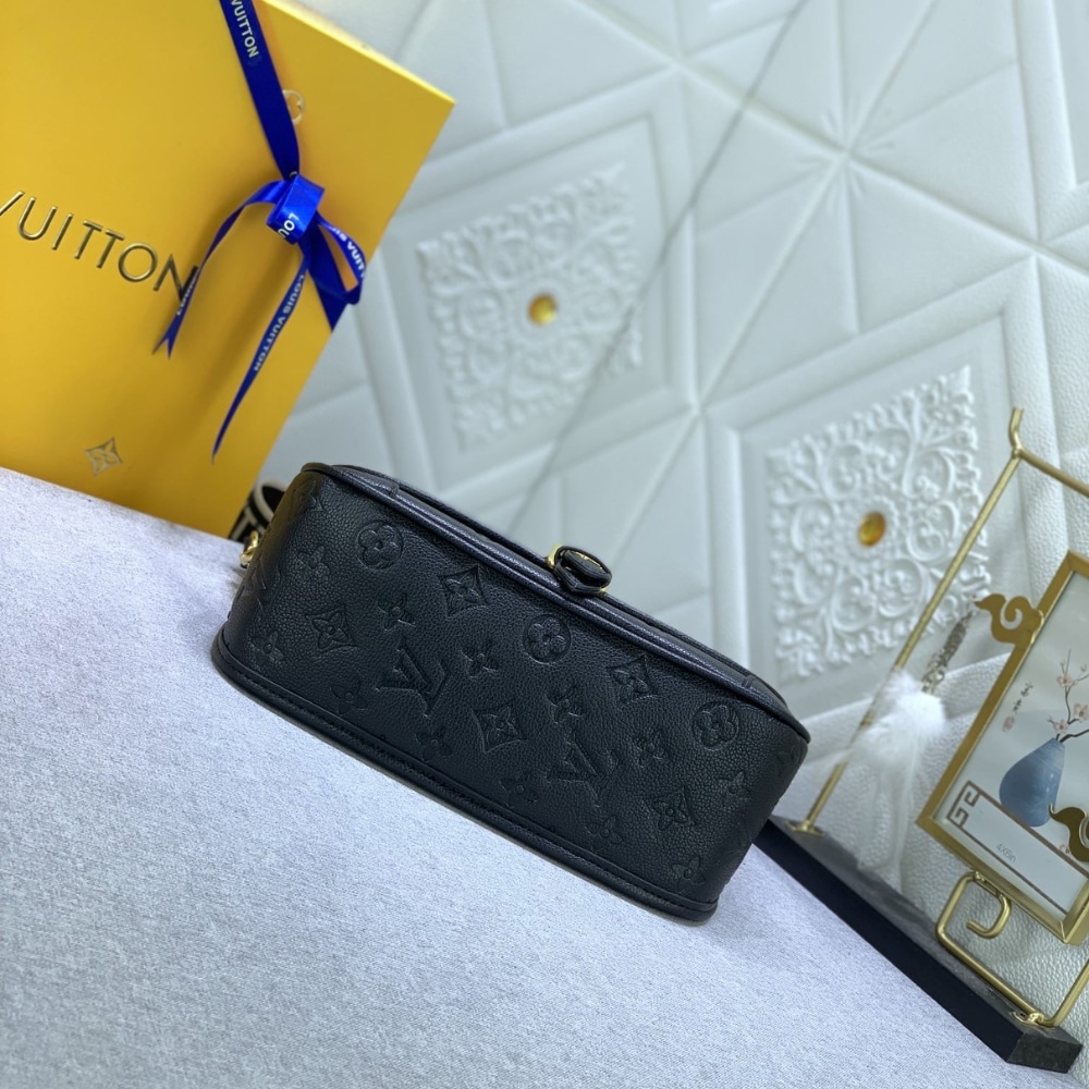 Louis Vuitton Diane Monogram Empreinte Black 24Cm M46386