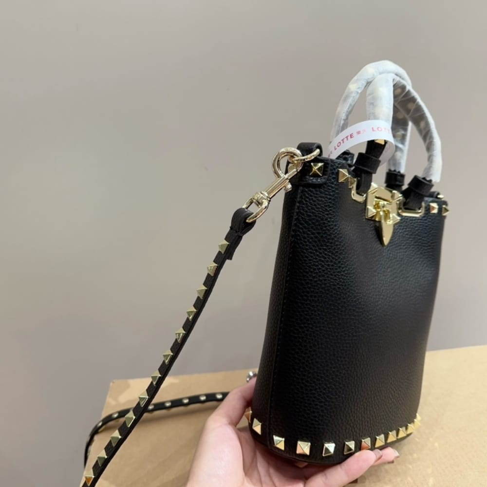 Valentino Rockstud Crossbody Pouch In Grainy Calfskin Black 16Cm 5W2P0W31Vsh 0No