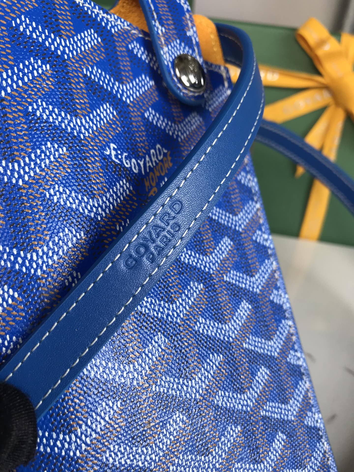 Goyard Montmartre Gm Case 18 Cm Sapphire Blue Goyardine Canvas