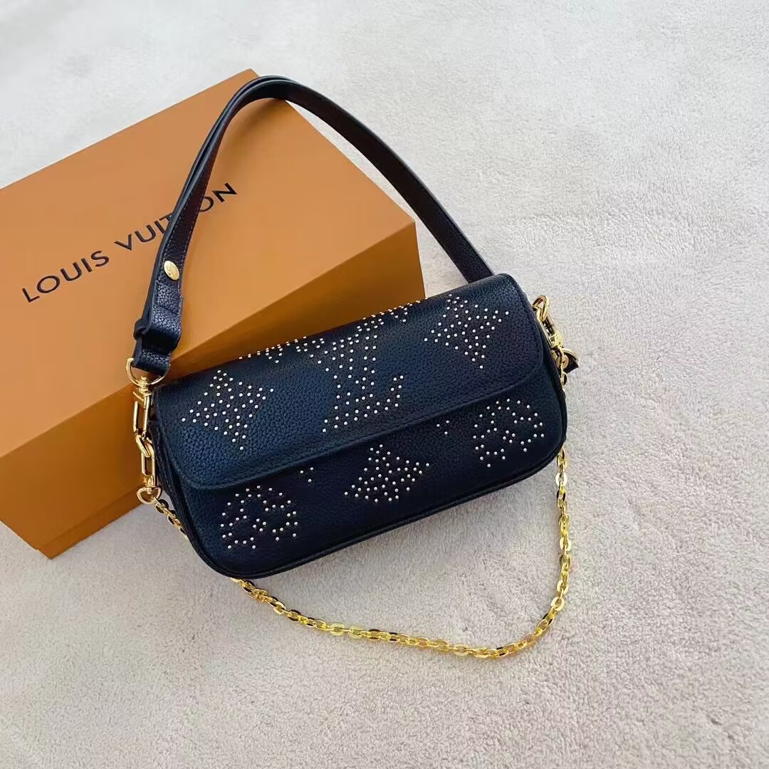 Louis Vuitton Wallet On Chain Ivy Black 22Cm M82653