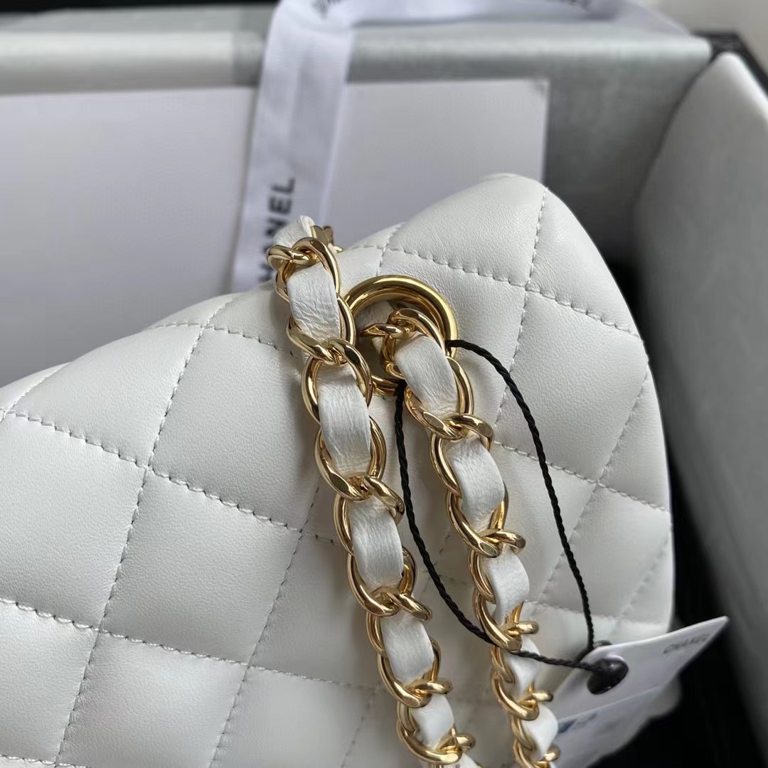 Chanel Classic Medium Handbag White 25Cm A01112