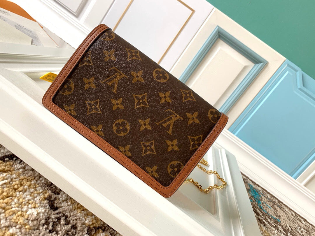 Louis Vuitton Dauphine Chain Wallet 18Cm