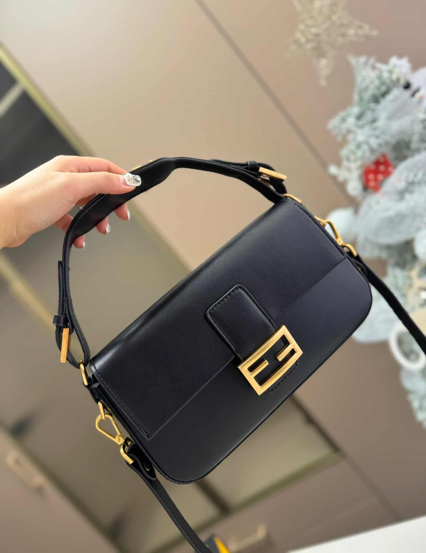 Fendi Baguette Bag Black Leather 25Cm/ 9.8 in