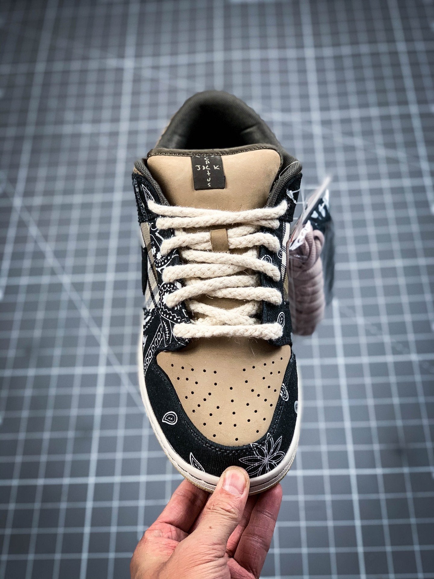 SB Dunk Low Travis Scott