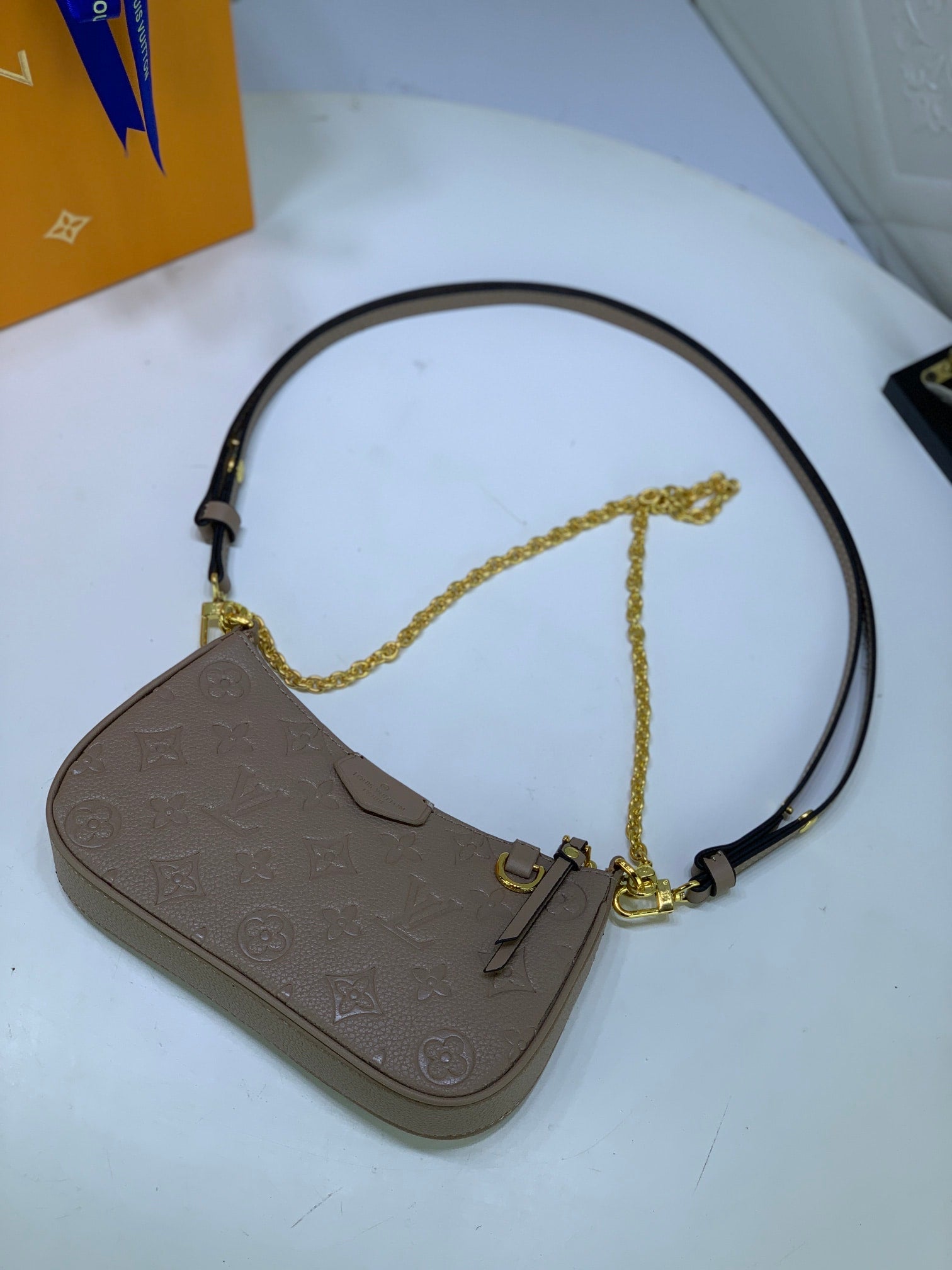 Louis Vuitton Easy Pouch On Strap Tourterelle Beige 19Cm