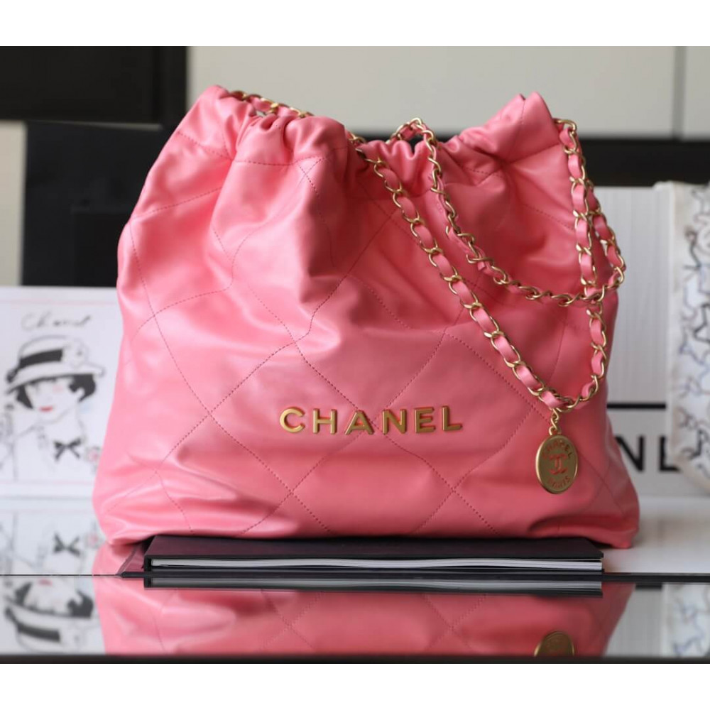 Chanel 22 Handbag in Shiny Calfskin 46cm
