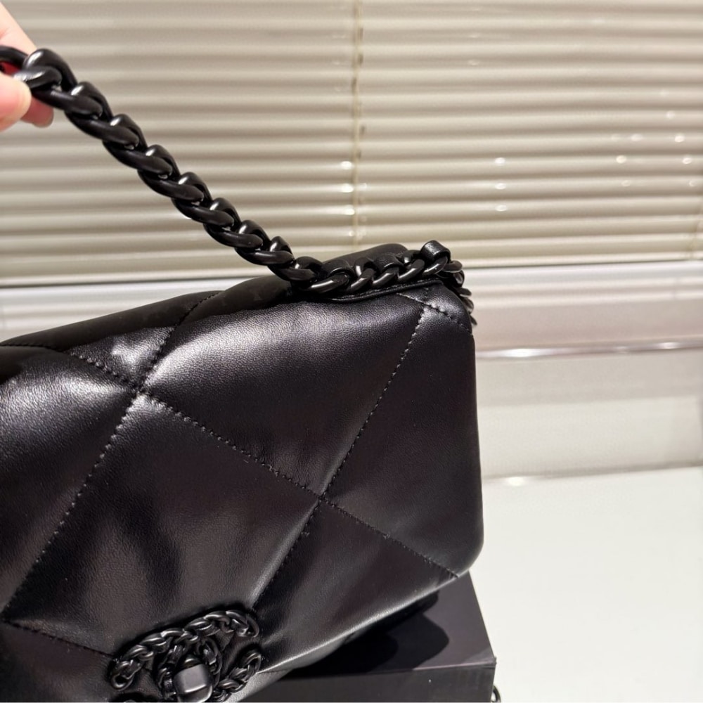 Chanel Cc Flap Bag In Black 26Cm/10.2in