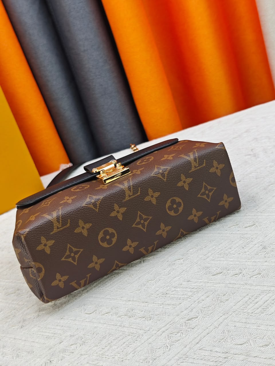 Louis Vuitton Madeleine BB Monogram/Black 24cm M28424