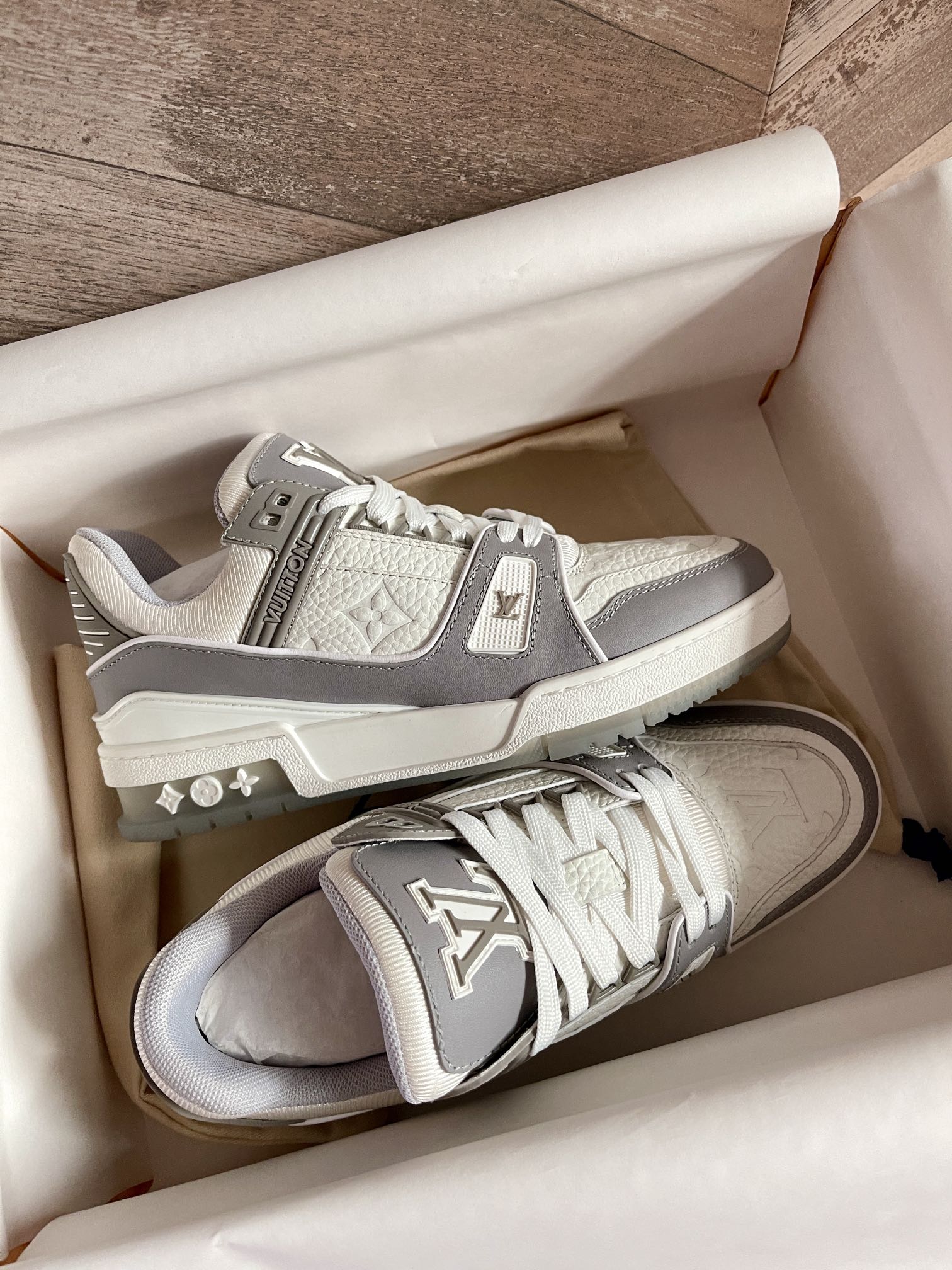 Louis Vuitton Lv Trainer Sneaker Grey White 1A8Kba