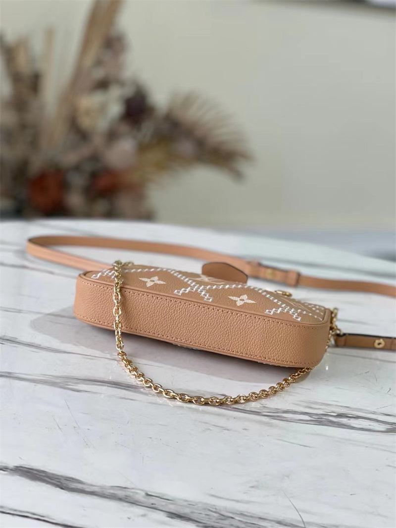Louis Vuitton Easy Pouch On Strap 19Cm Beige
