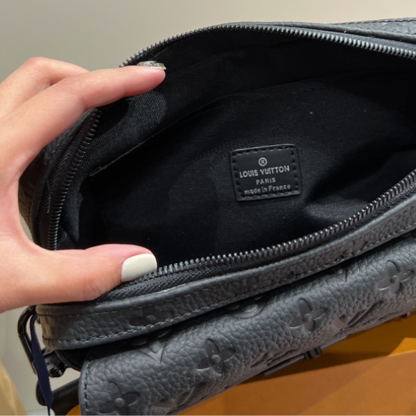 Louis Vuitton Steamer Messenger Black Taurilon Monogram 23Cm M57307
