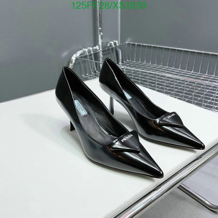 Prada Cleavage Nero Leather Pumps Black