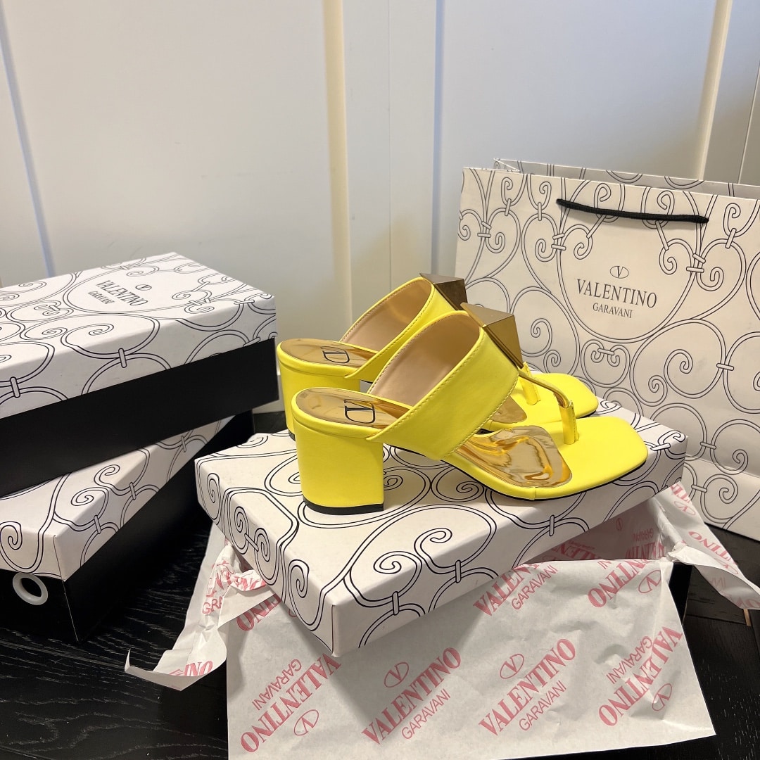 Valentino One Stud Metallic Nappa Flat Middle Heel Yellow Thong Sandal