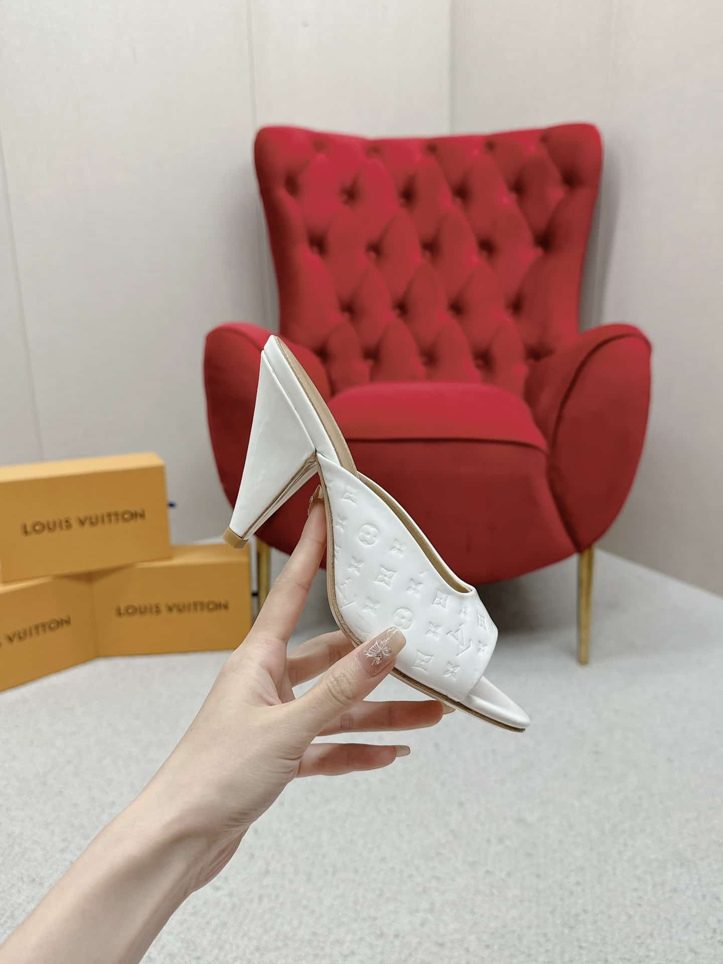 Louis Vuitton Super Mule Sandals White 1Acj51