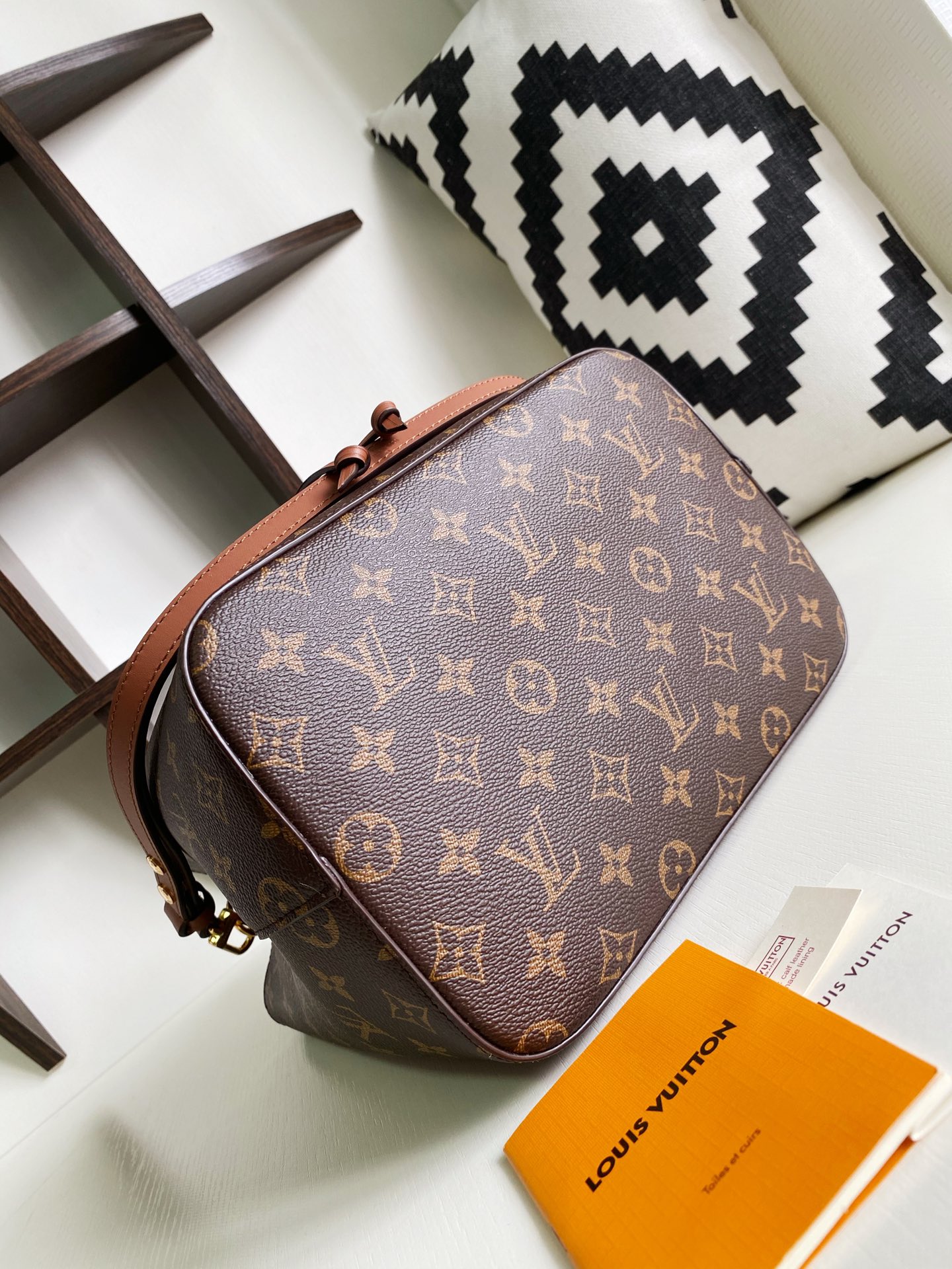 Louis Vuitton N Ono  Mm Brown M44887