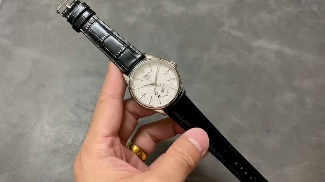 【Super Clone】Rolex Cellini Dual Time 50529 Silver Sunburst Dial Black Leather Strap 39mm Mens Replica Watch