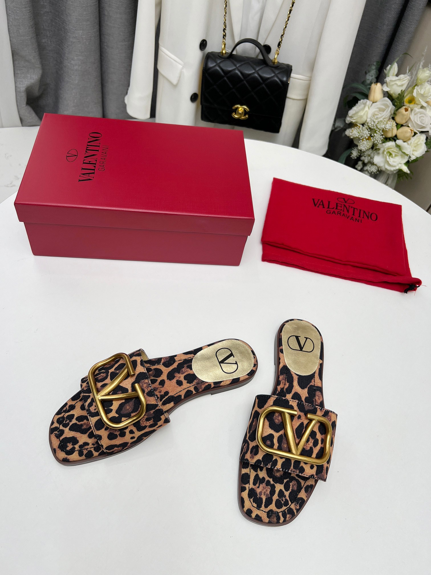 Valentino Garavani Leopard Print Buckle Sandals 3W2S0Bd5Rqy 09J