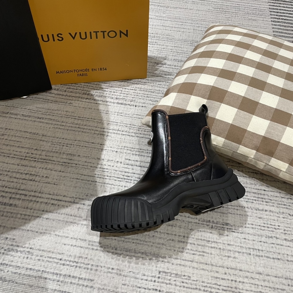 Louis Vuitton Ruby Flat Ankle Boots Black 1Ab0Fo