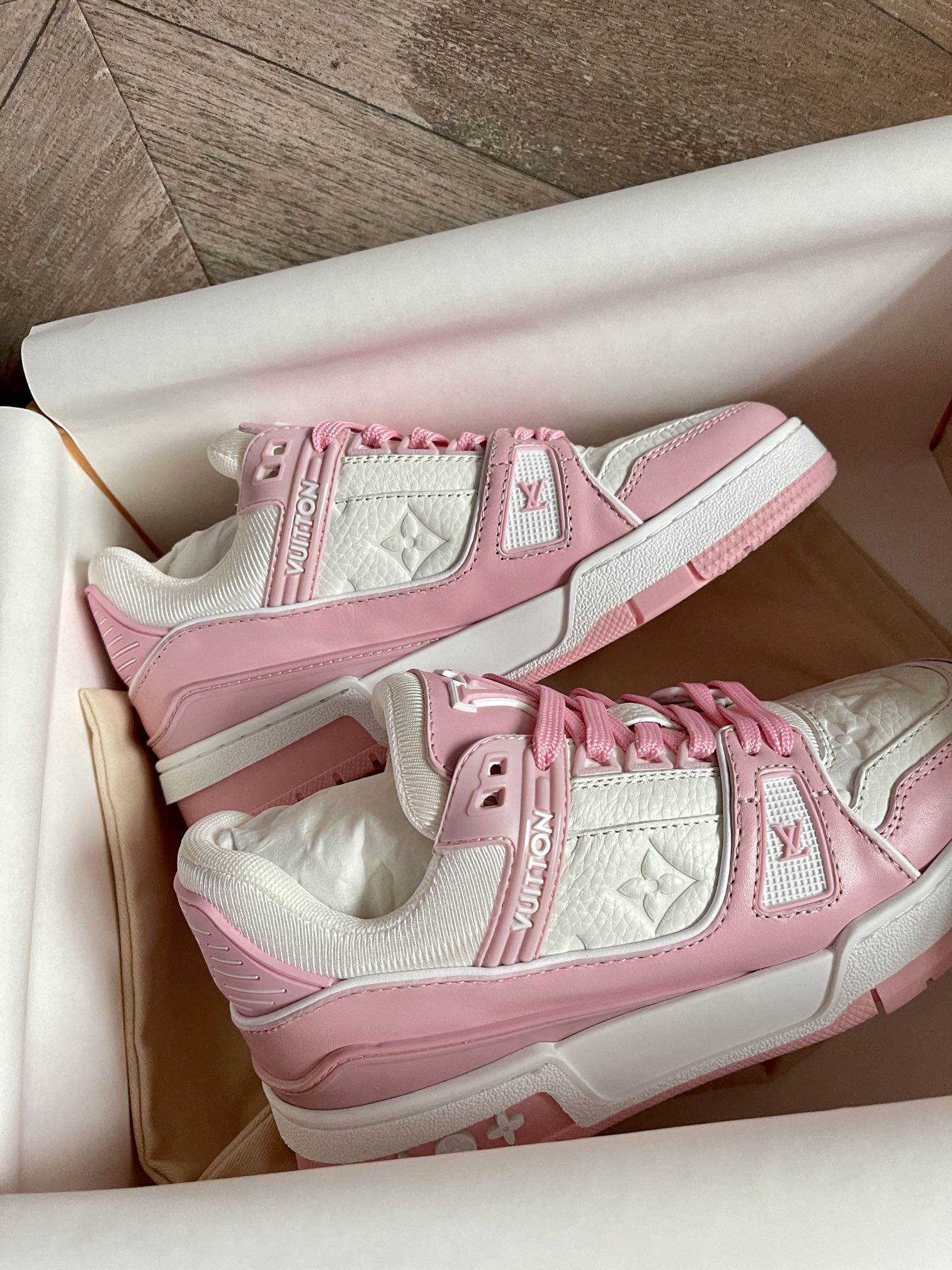 Louis Vuitton Lv Trainer Sneaker Pink Rose 1Aboek