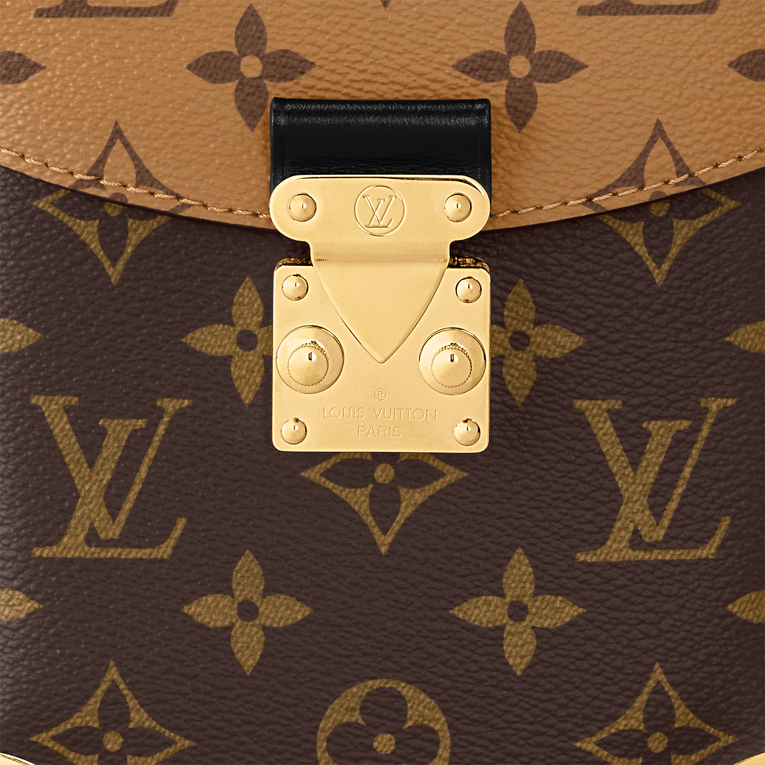 Louis Vuitton Camera Box M82465