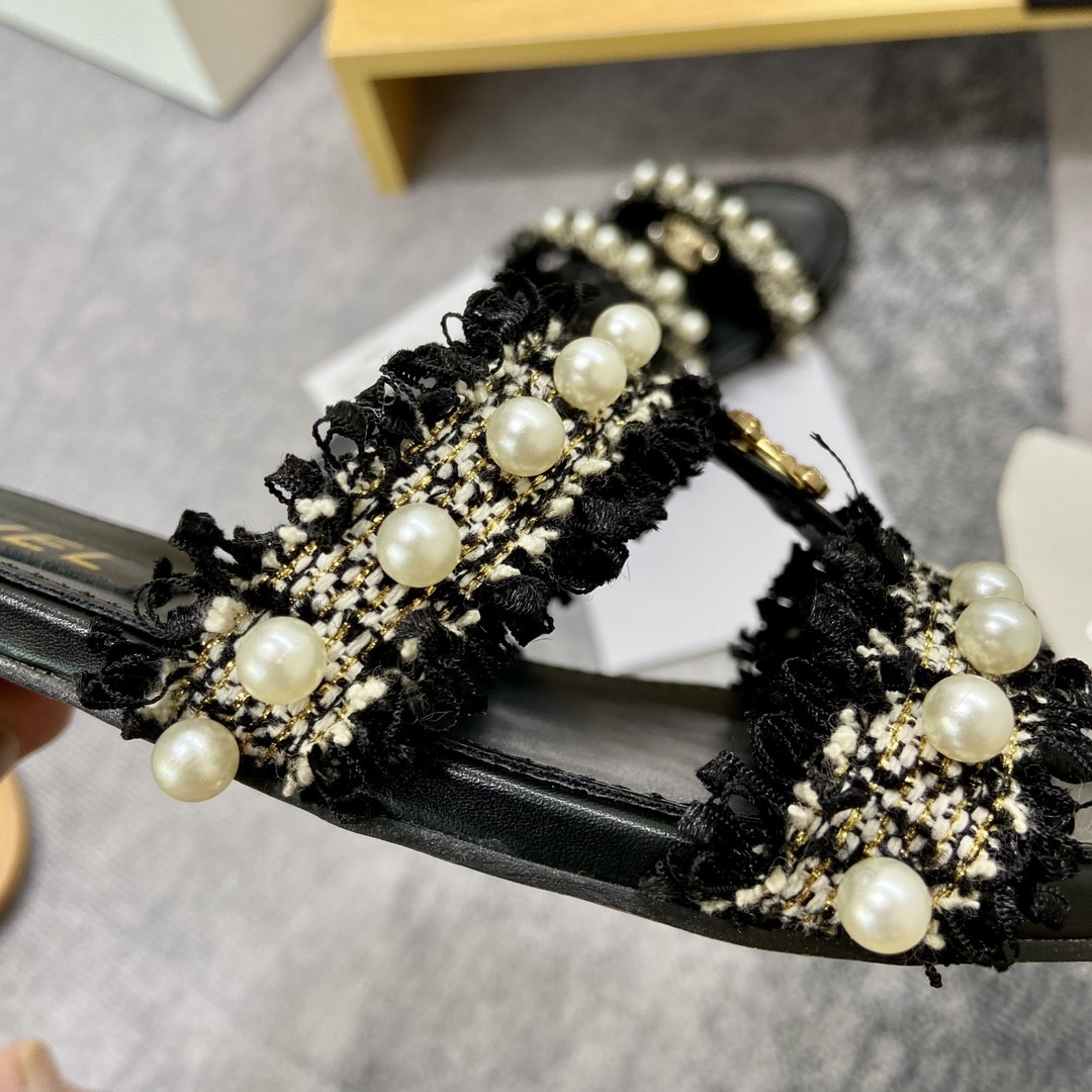 Chanel Mule Slippers Pearl Tweed Black