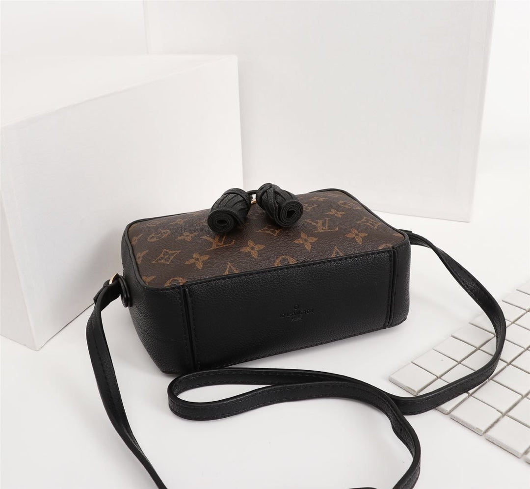 Louis Vuitton Saintong Monogram Canvas Black 22Cm