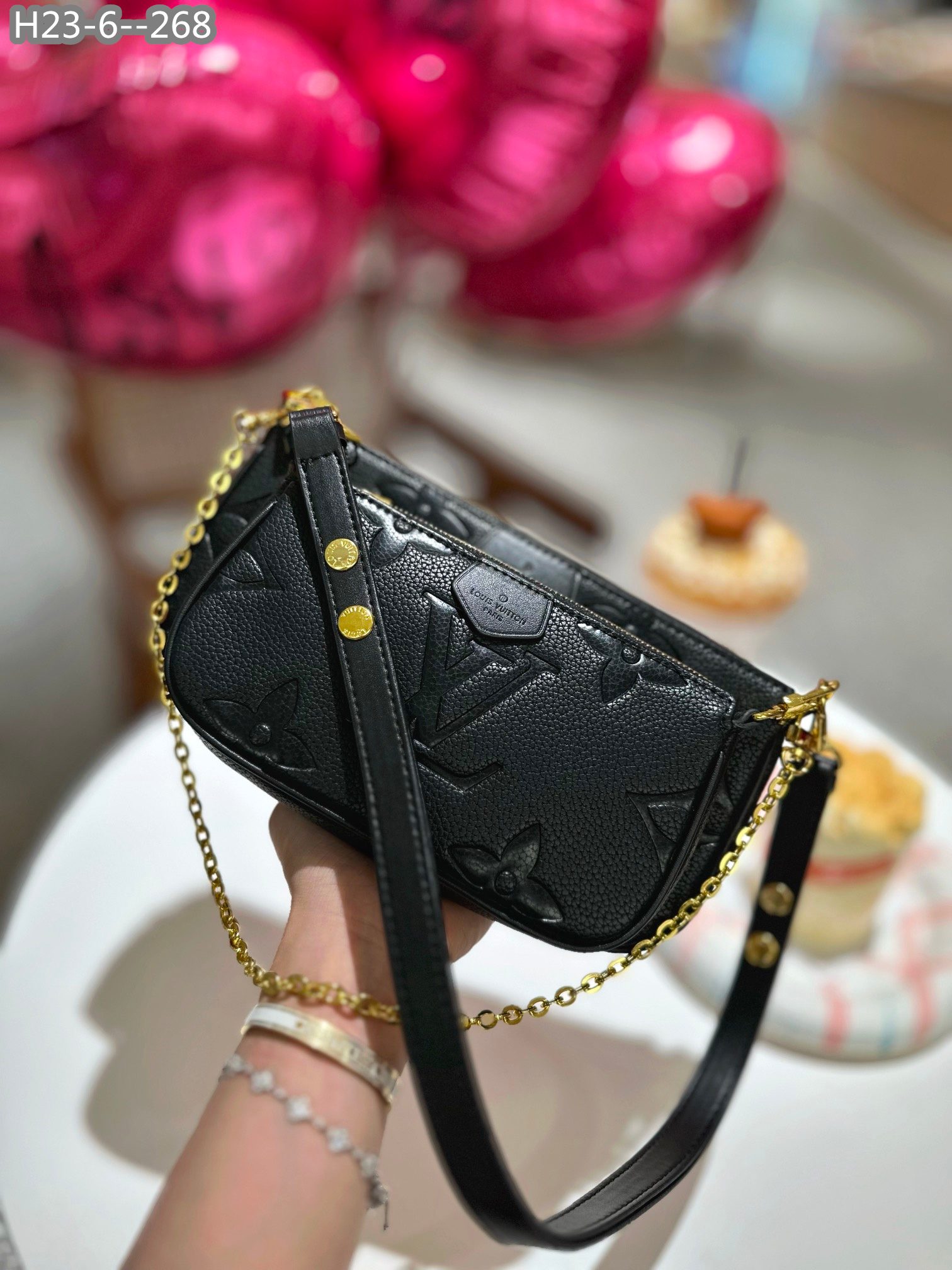 Louis Vuitton Multi Pochette Accessoires Black 23Cm
