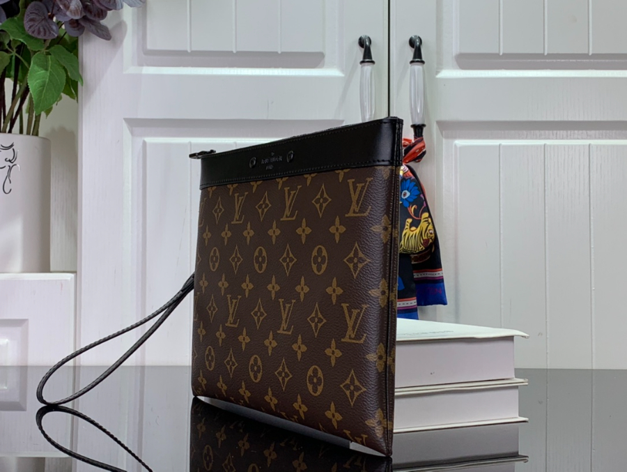 Louis Vuitton To Go Pochette Monogram Brown 30Cm For Men