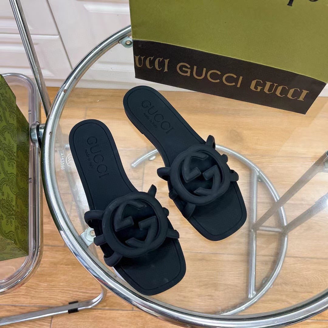 Gucci Women’S Interlocking G Slide Sandal Black ‎780307 J8700 1000