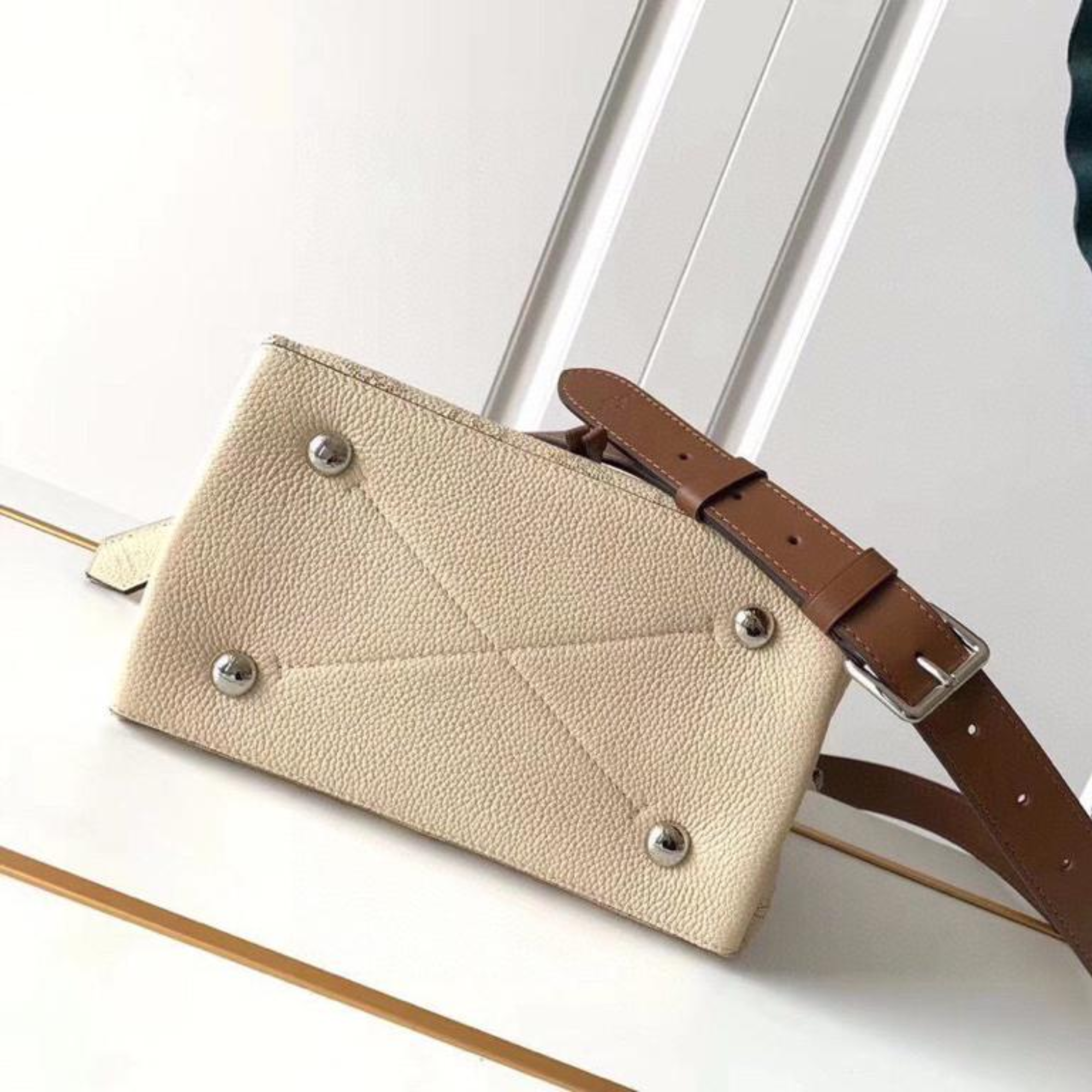 Louis Vuitton Muria 25Cm Cream