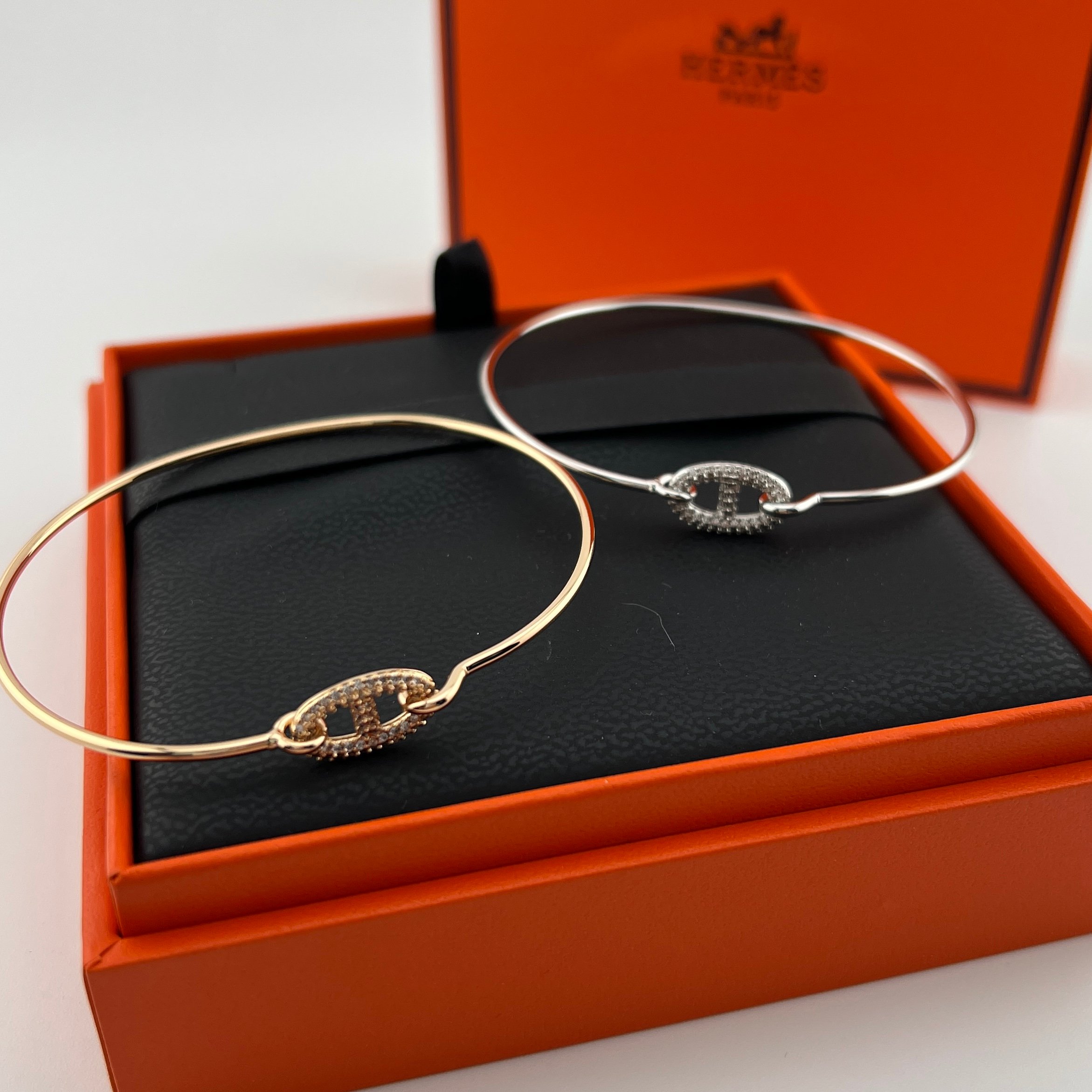 Pig nose shaped bracelet