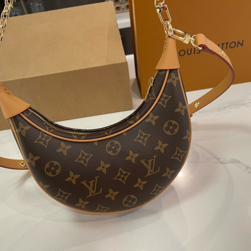 Louis Vuitton Loop Monogram Coated Canvas 22cm M81098