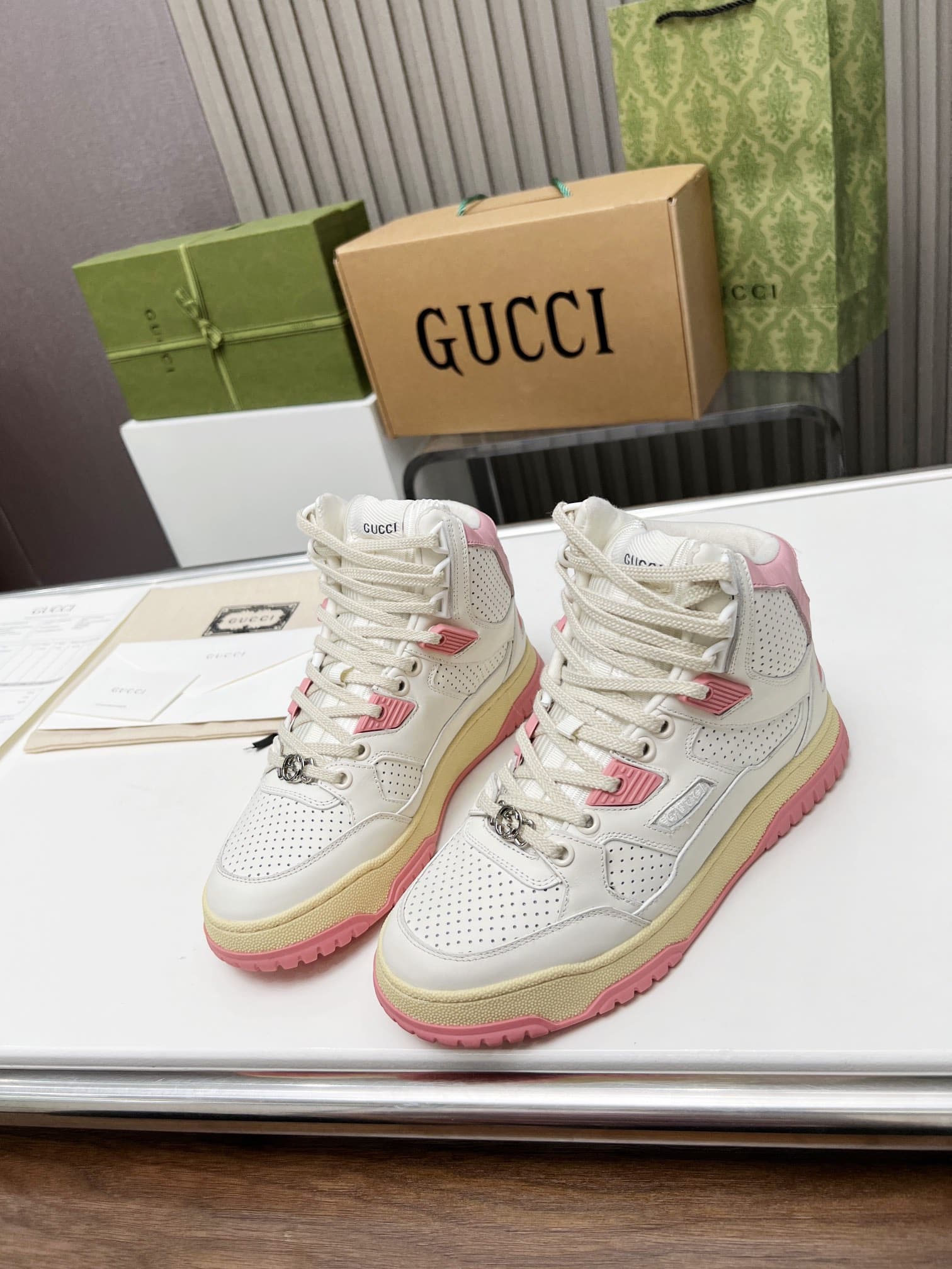 Gucci Women’S High Top Distressed Effect Sneaker Pink