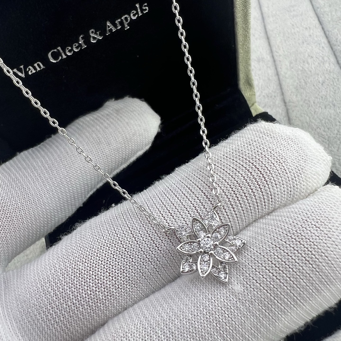 White gold full diamond hollow lotus necklace