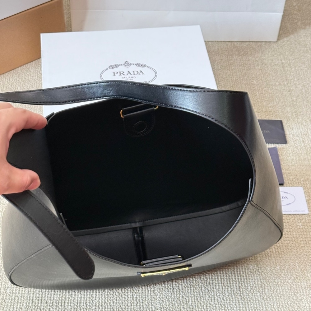 Prada Large Shoulder Bag With Topstitching Black 40Cm
