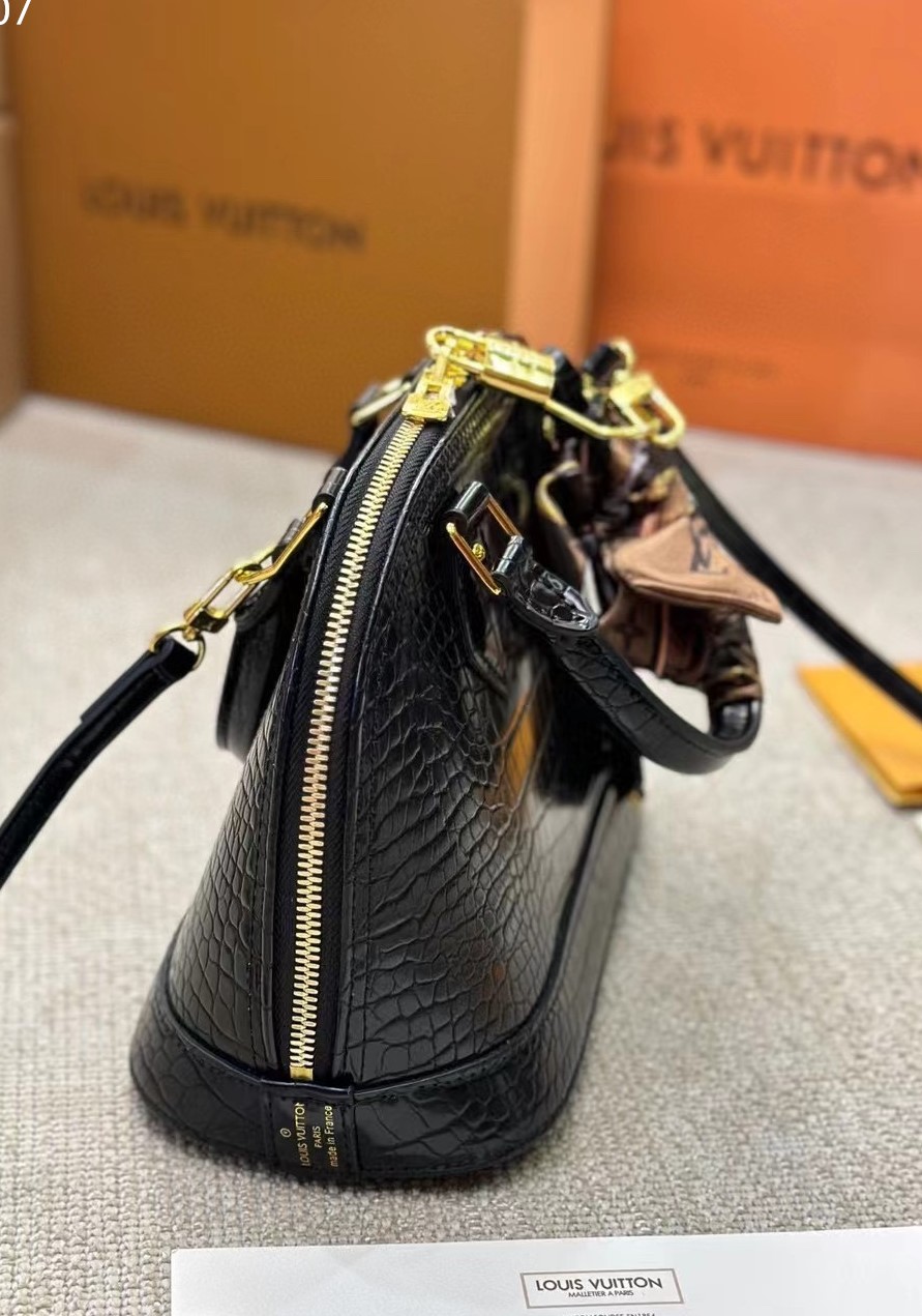 Louis Vuitton Neo Alma Bb Black 24Cm