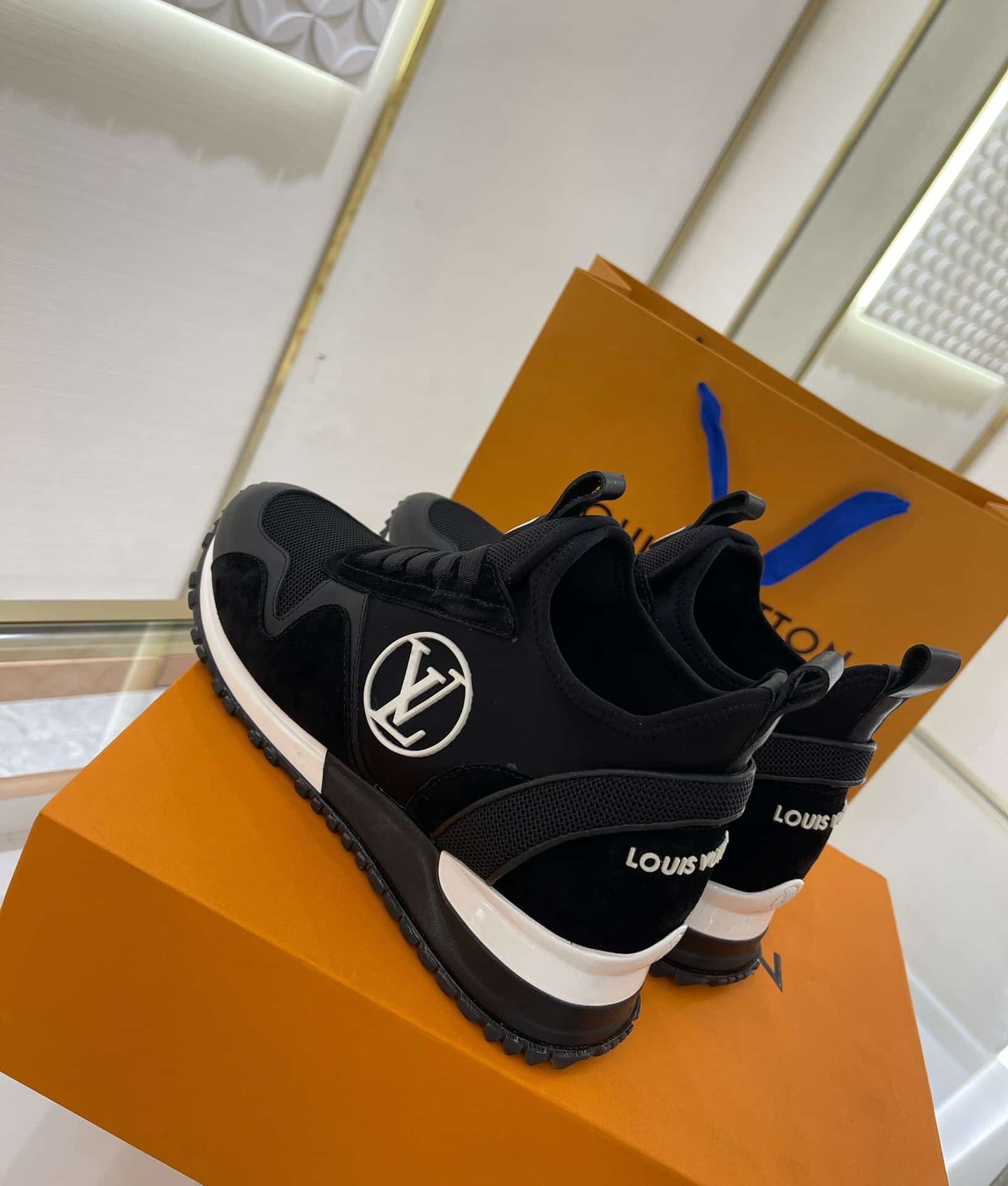 Louis Vuitton Run Away Sneaker Black 1A9Er7