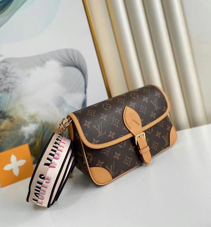 Louis Vuitton Diane Monogram – Women – Handbags Black M45985 24cm/ 9.4in