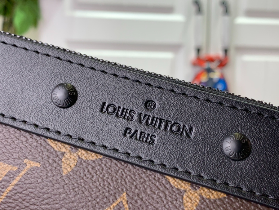 Louis Vuitton To Go Pochette Monogram Brown 30Cm For Men