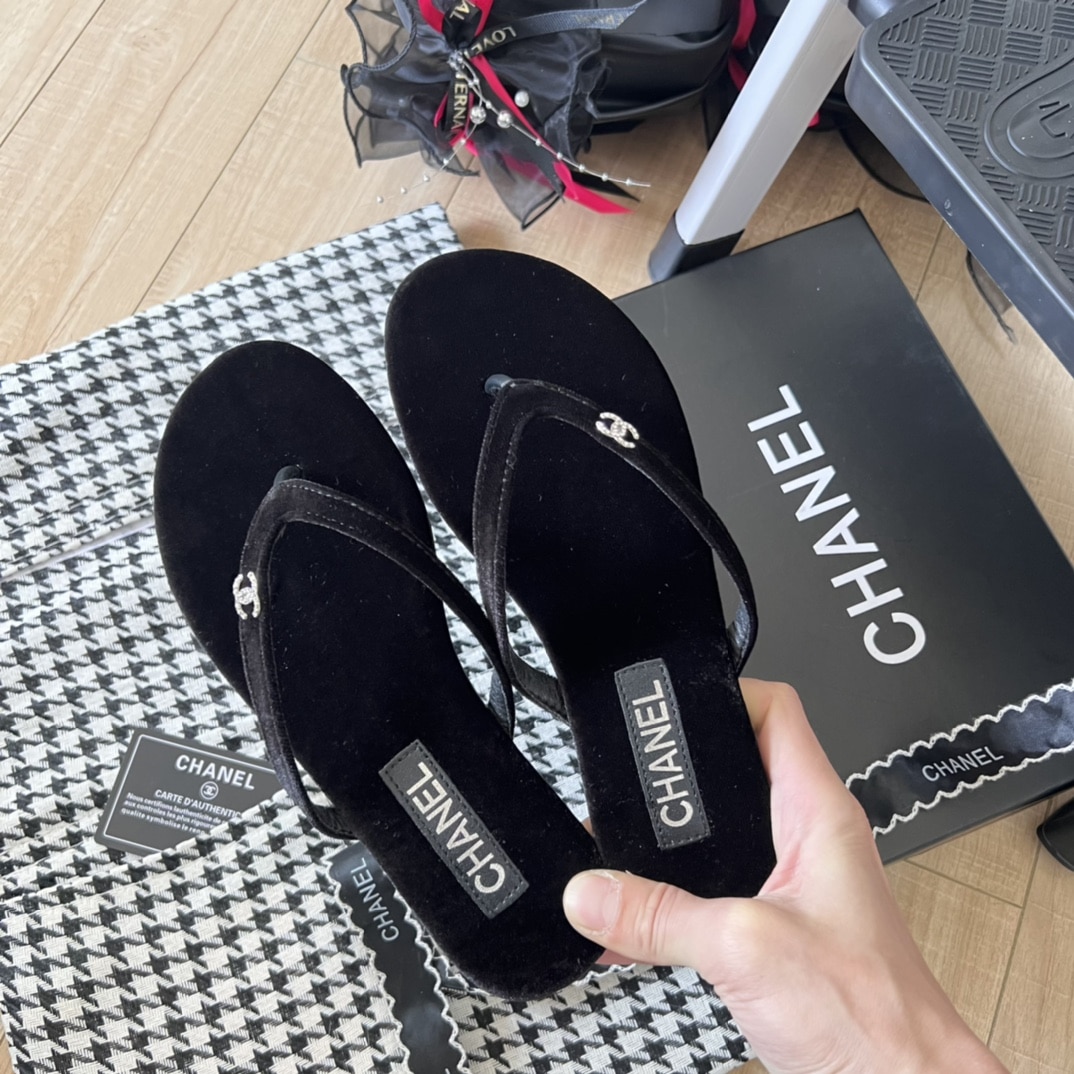 Chanel Thongs Slipper Velvet In Black G45716 B16716 94305