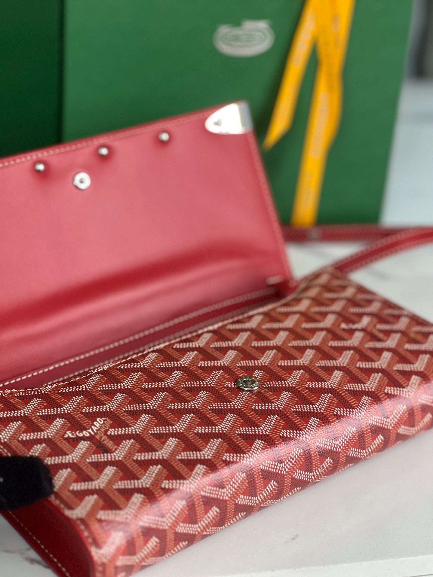Goyard Monte-Carlo Pm Clutch 25 Cm Classic Red Goyardine Canvas